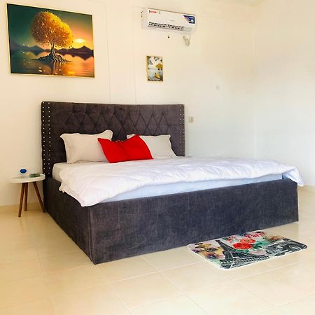 Namaste Hotel & Restaurant Libreville Extérieur photo