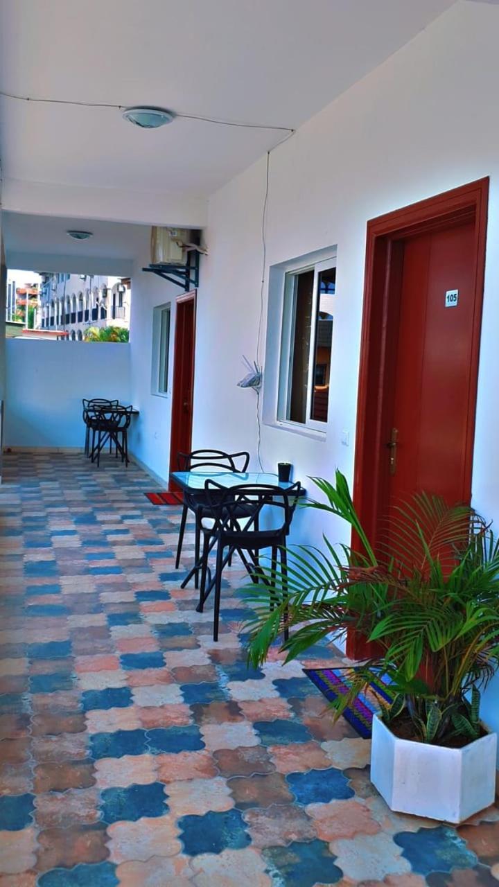 Namaste Hotel & Restaurant Libreville Extérieur photo
