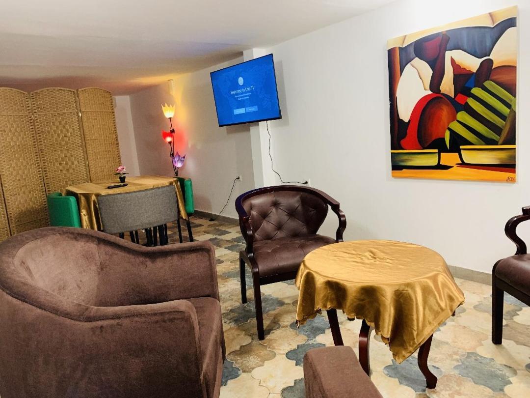 Namaste Hotel & Restaurant Libreville Extérieur photo