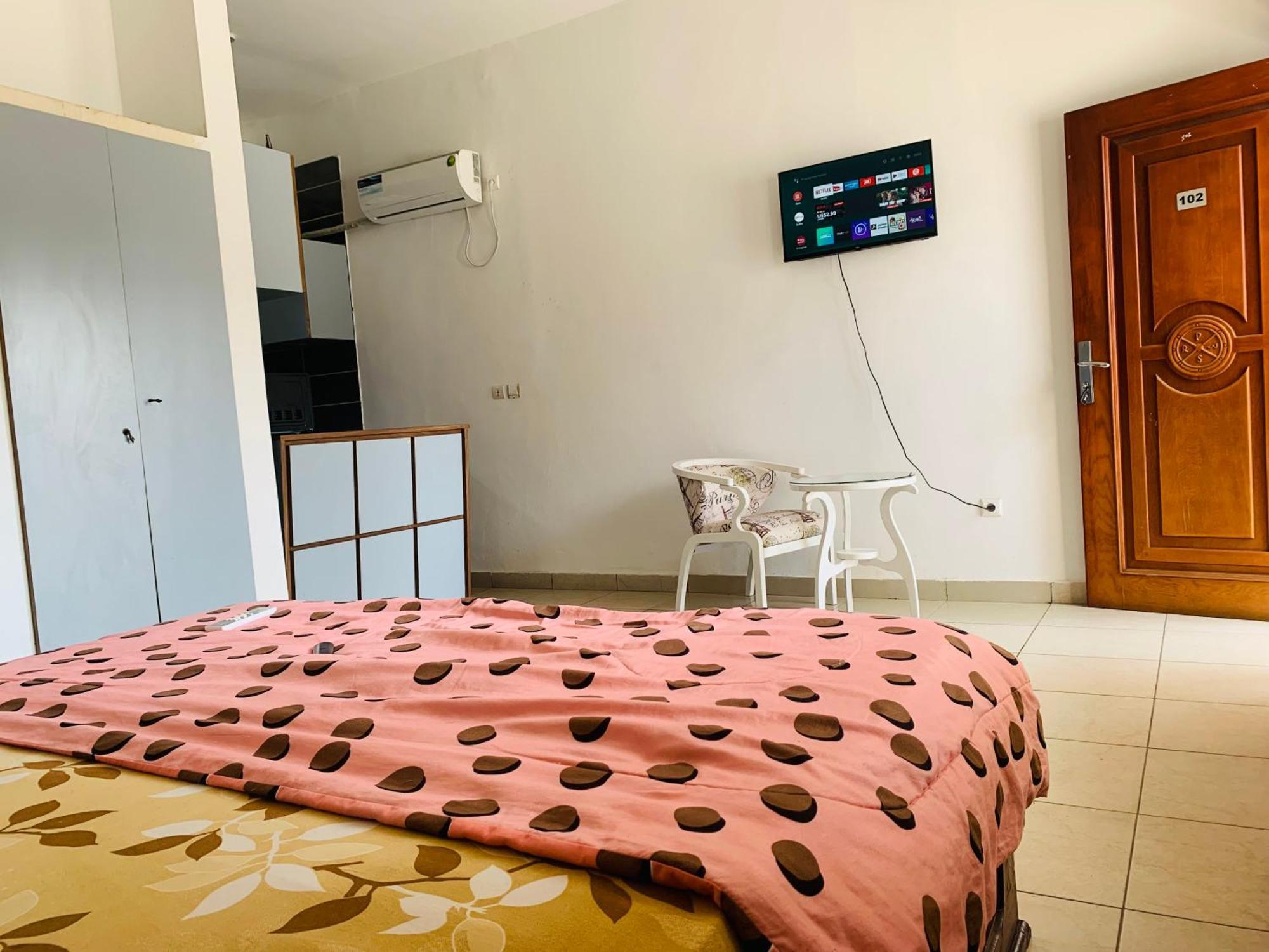 Namaste Hotel & Restaurant Libreville Extérieur photo